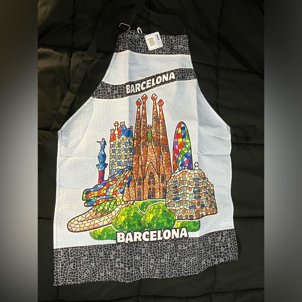 Barcelona Cathedral Apron NWT